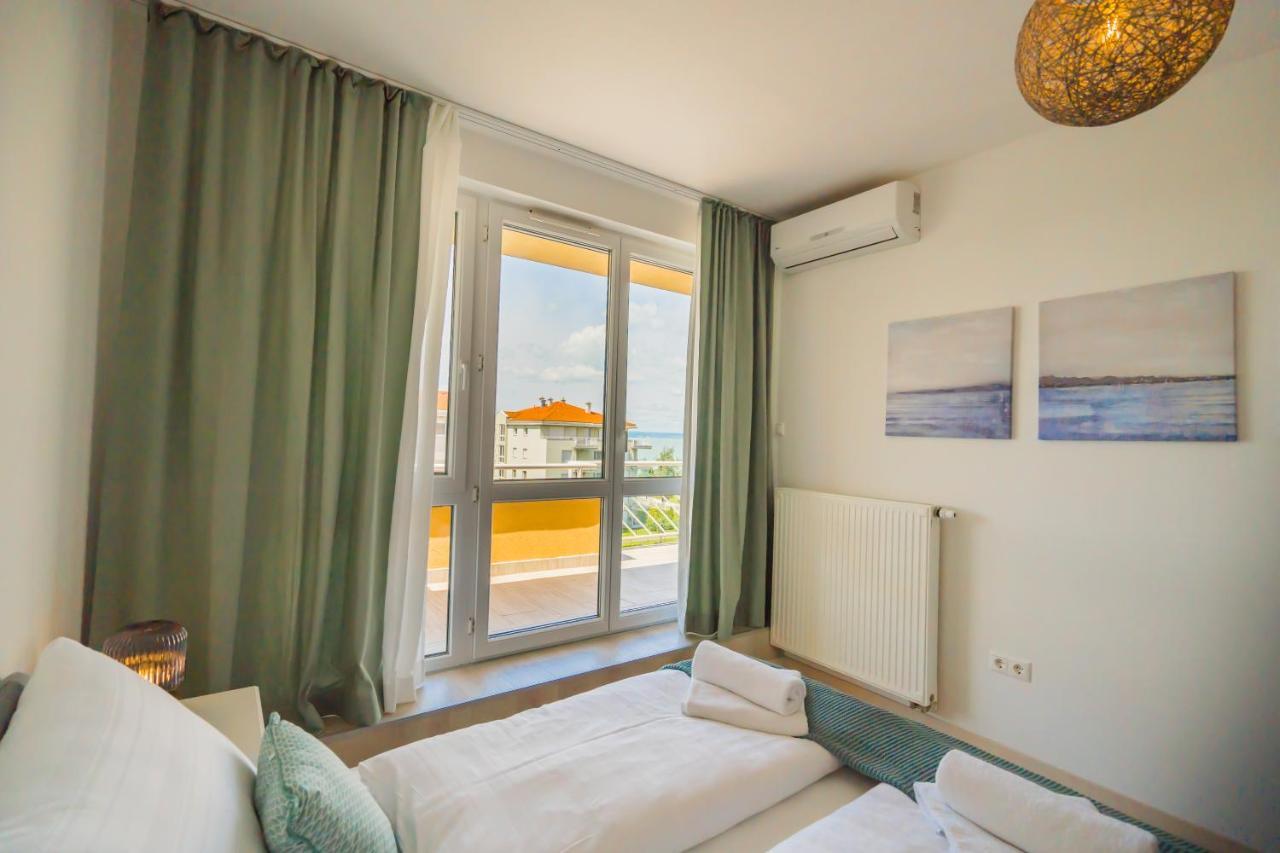 Myflat Golden Coast Panorama Apartment Siofok Exterior photo